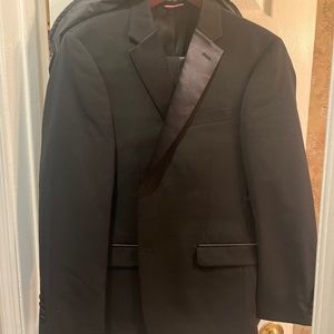 Tommy Hilfiger athletic cut Tuxedo